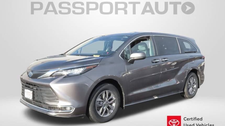 2023 Toyota Sienna XLE — Minivan — 50,126 mi — Suitland, MD
