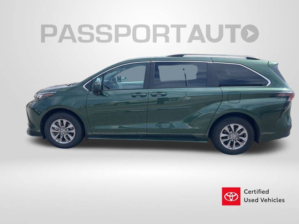 2025 Toyota Sienna LE — Minivan — 43,967 mi — Suitland, MD