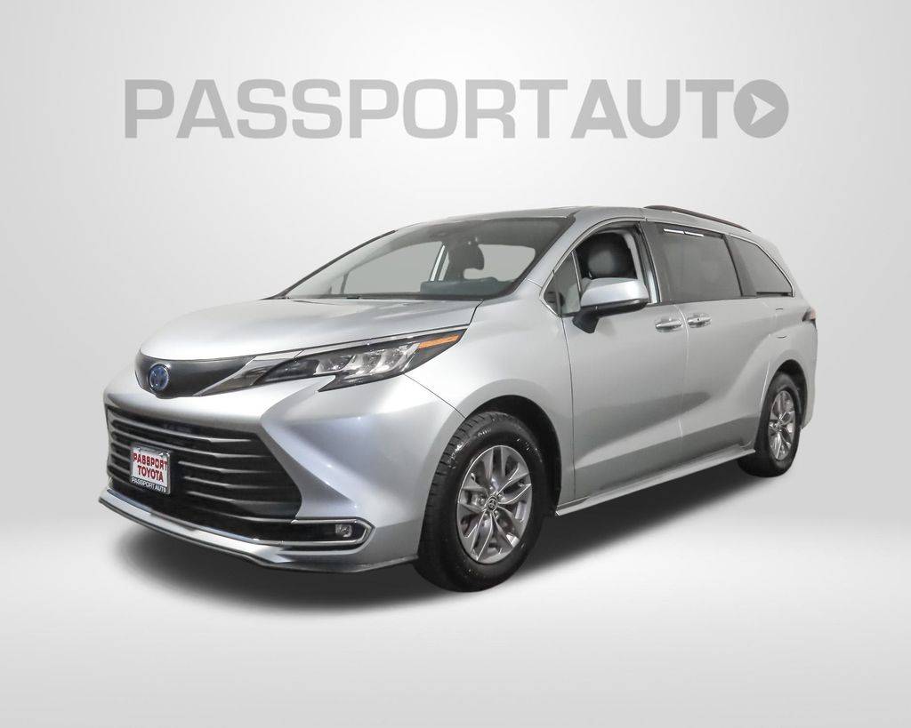 2023 Toyota Sienna XLE — Minivan — 59,965 mi — Suitland, MD