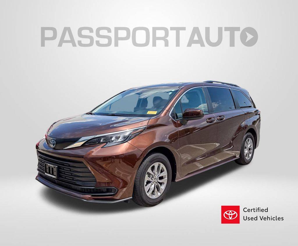 2024 Toyota Sienna LE — Minivan — 4,906 mi — Suitland, MD