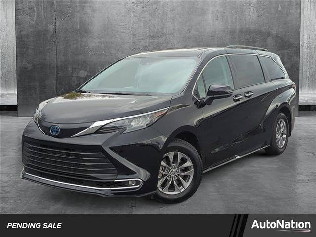 2024 Toyota Sienna XLE — Minivan — 17,603 mi — Lithia Springs, GA