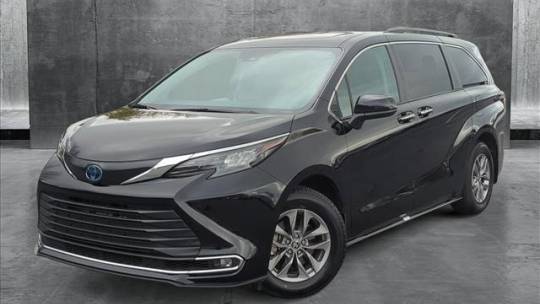 2024 Toyota Sienna XLE