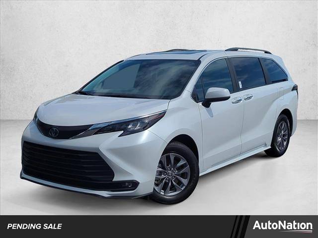 2025 Toyota Sienna XLE — Minivan — 11,911 mi — Lithia Springs, GA