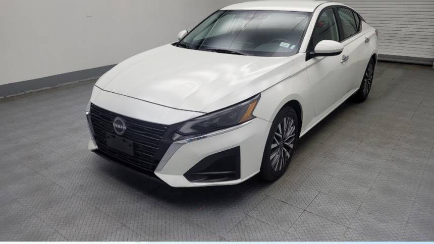 2023 Nissan Altima SV — Sedan — 51,474 mi — Midlothian, IL