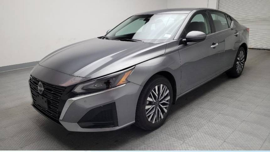 2023 Nissan Altima SV — Sedan — 13,418 mi — Bakersfield, CA