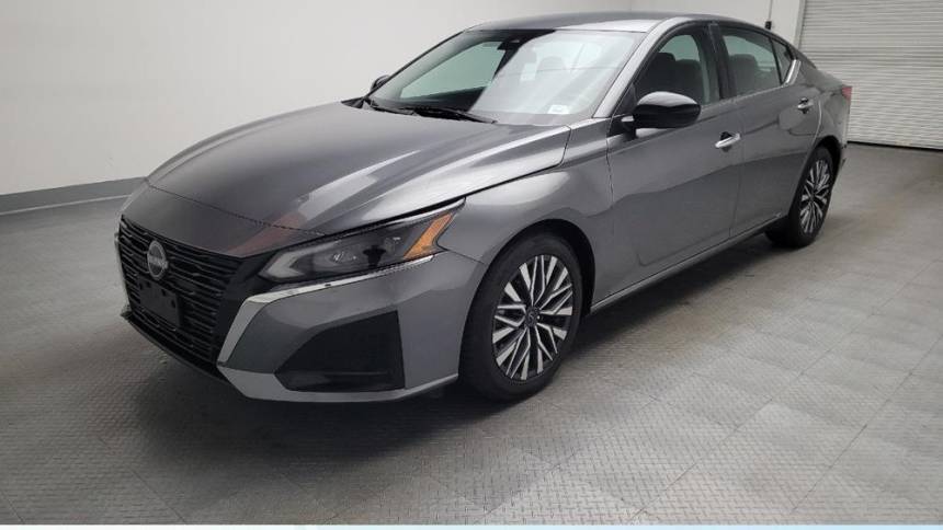 2023 Nissan Altima SV — Sedan — 42,836 mi — Bakersfield, CA