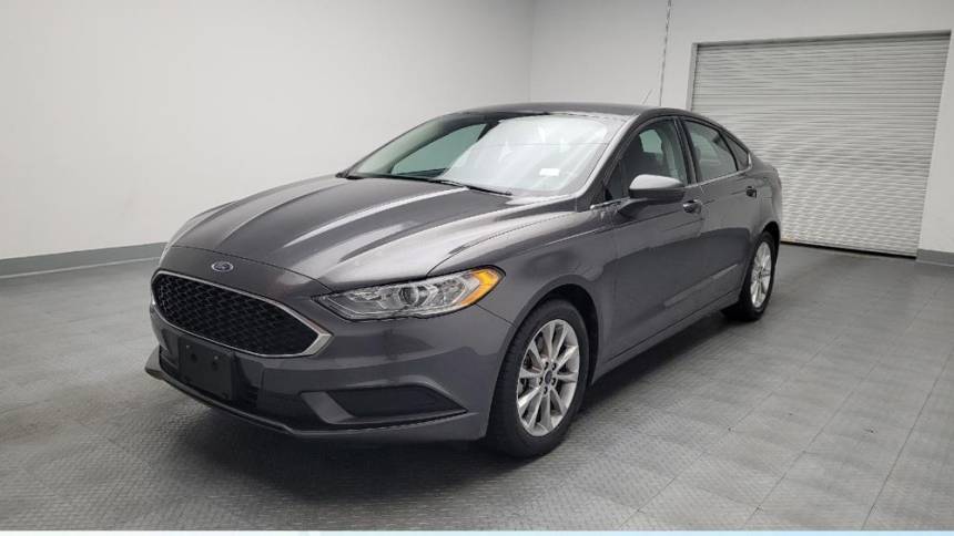 2017 Ford Fusion SE — Sedan — 87,904 mi — Bakersfield, CA