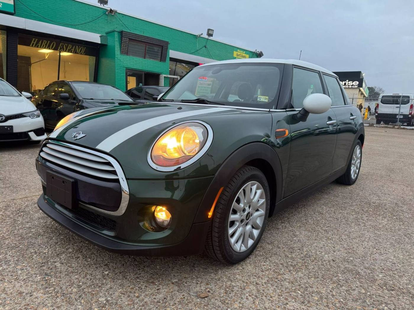 2015 MINI Hardtop Cooper — Hatchback — 88,970 mi — Norfolk, VA