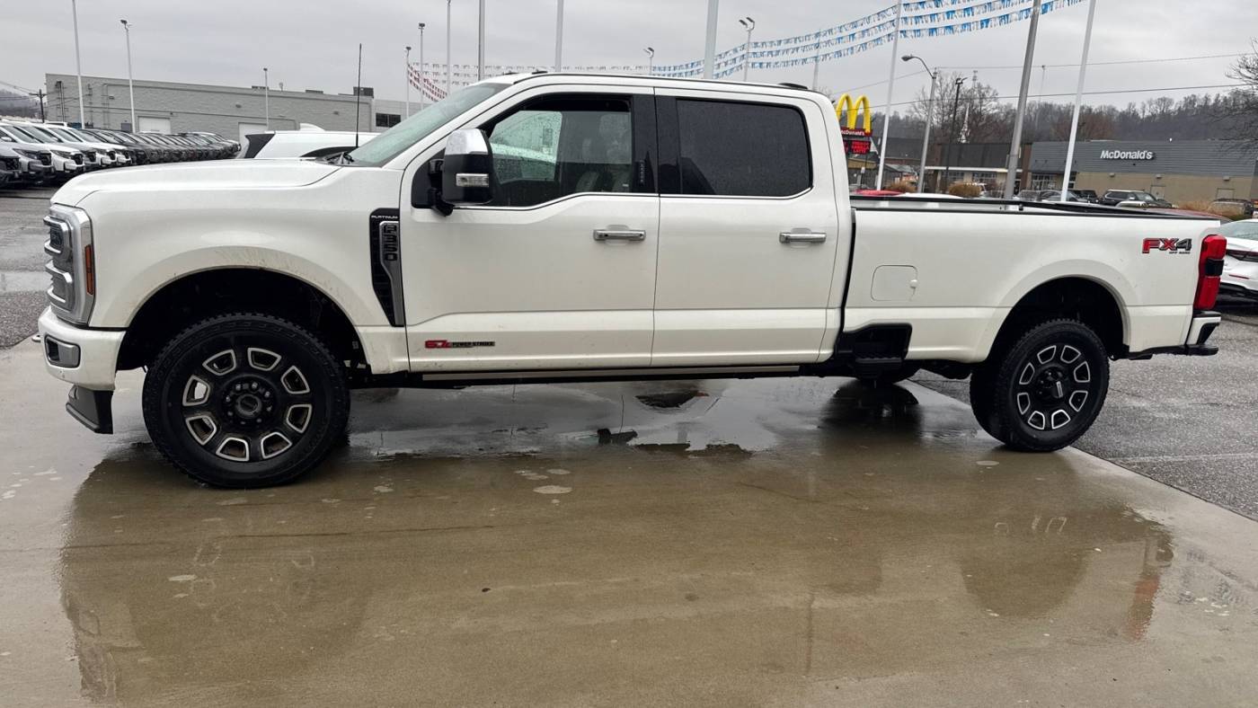 2024 Ford Super Duty F-350 Platinum — Pickup Truck — 5,200 mi — Ashland, KY