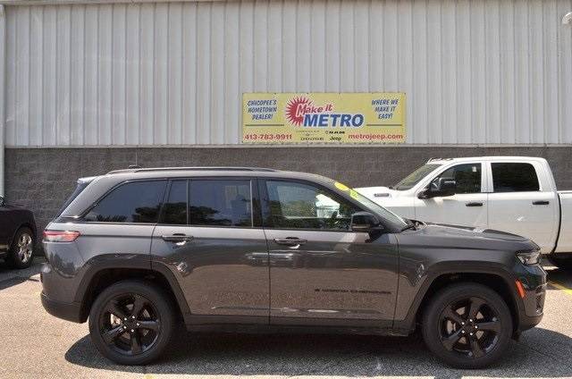 2023 Jeep Grand Cherokee Altitude — SUV — 52,352 mi — Chicopee, MA