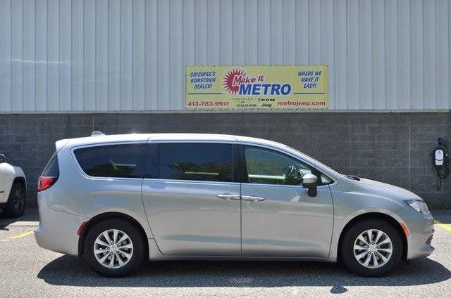 2017 Chrysler Pacifica Touring — Minivan — 93,275 mi — Chicopee, MA