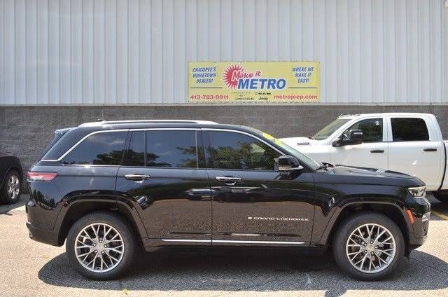 2022 Jeep Grand Cherokee Summit — SUV — 40,087 mi — Chicopee, MA