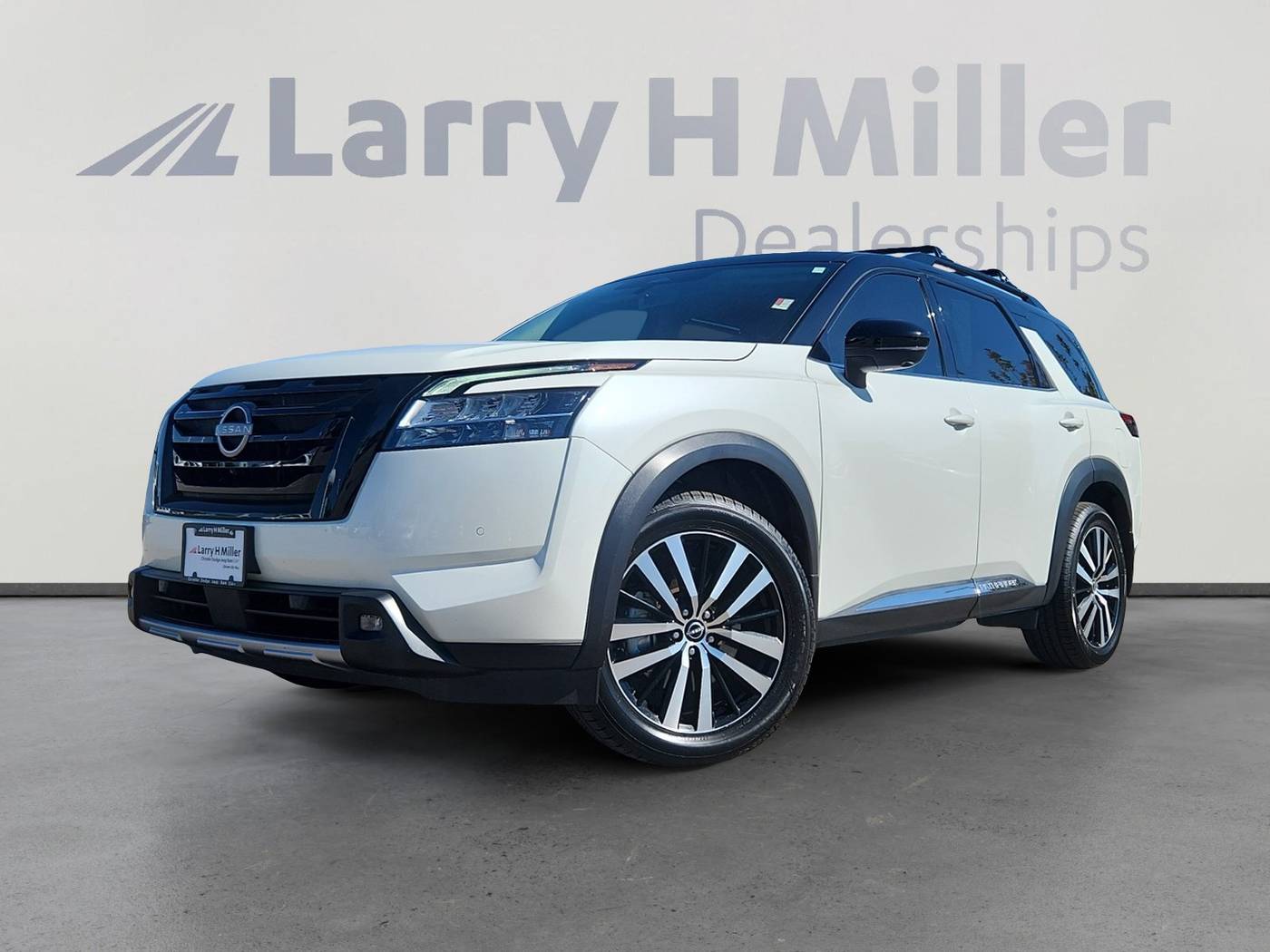 2023 Nissan Pathfinder Platinum — SUV — 19,776 mi — Denver, CO