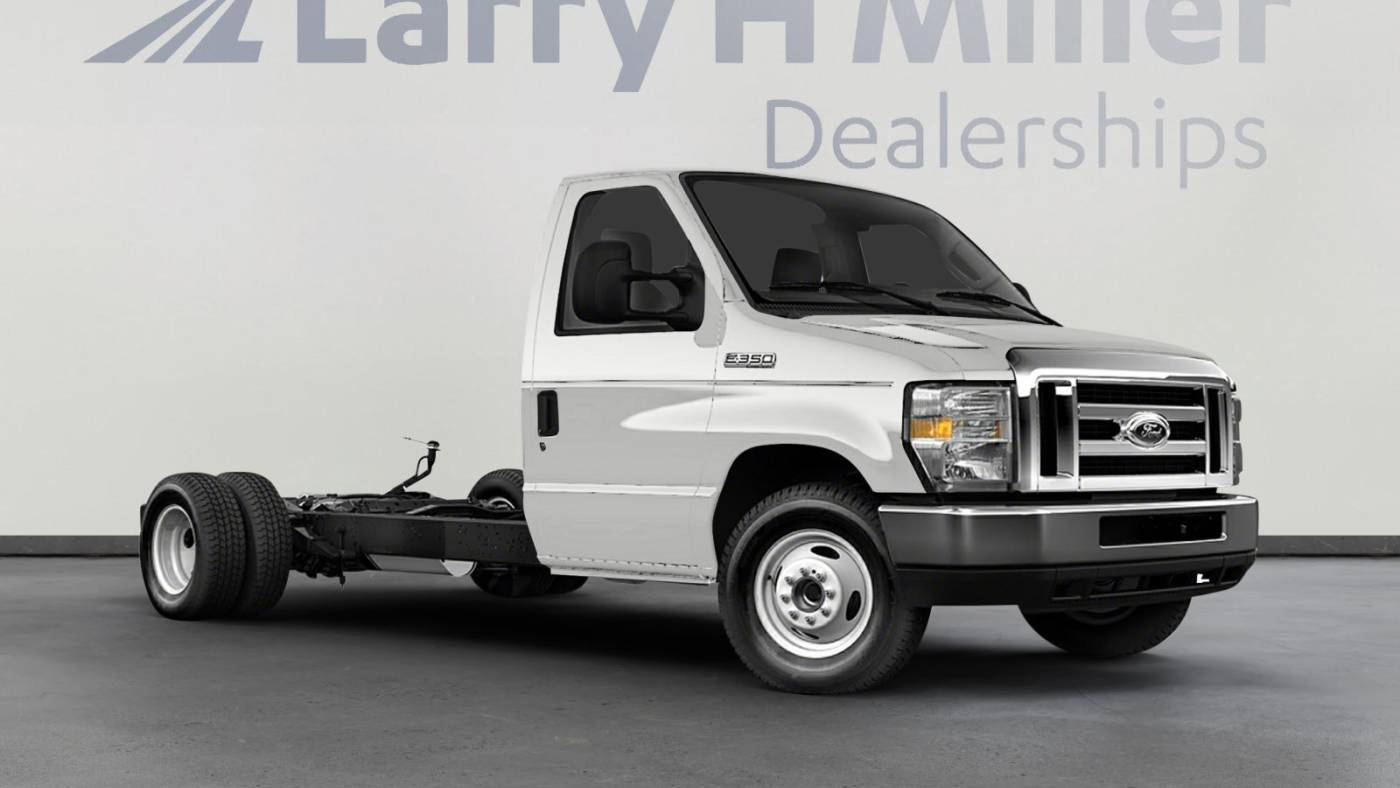 2018 Ford E-Series Cutaway E-350 — Chassis Cab Truck — 30,000 mi — Denver, CO