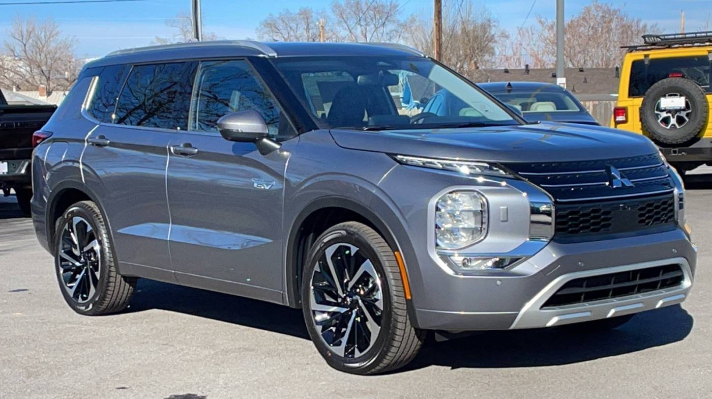 2023 Mitsubishi Outlander Plug-In Hybrid SEL — SUV — 5,223 mi — Reno, NV