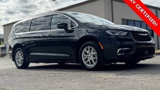 2022 Chrysler Pacifica Touring L — Minivan — 57,959 mi — Midwest City, OK