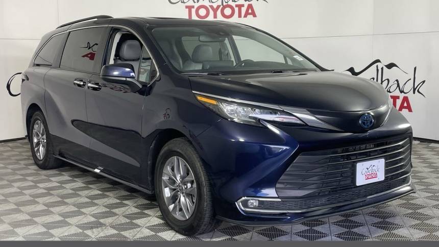 2023 Toyota Sienna XLE — Minivan — 61,421 mi — Phoenix, AZ