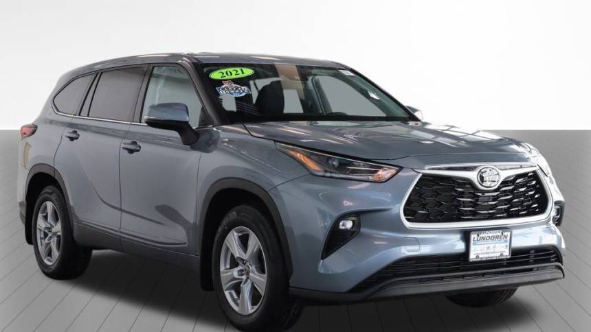 2021 Toyota Highlander LE — SUV — 31,881 mi — Auburn, MA