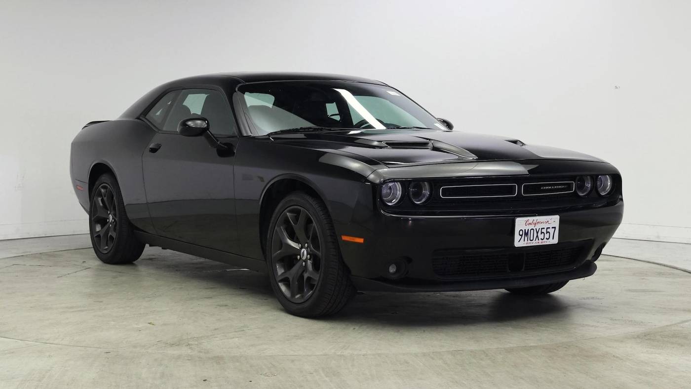 2017 Dodge Challenger SXT Plus