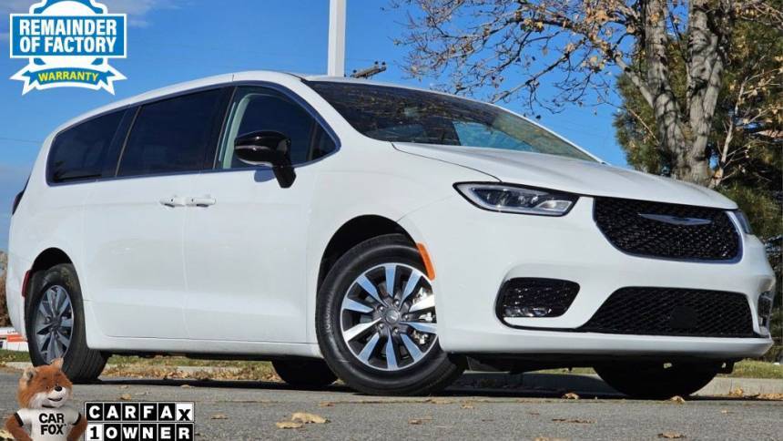 2024 Chrysler Pacifica Hybrid Select — Minivan — 21,591 mi — Bountiful, UT