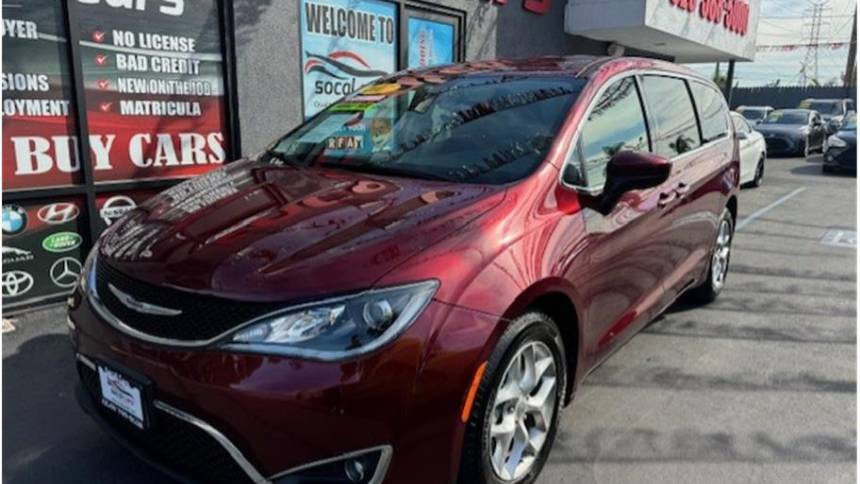 2017 Chrysler Pacifica Touring Plus — Minivan — 71,499 mi — HUNTINGTON PARK, CA