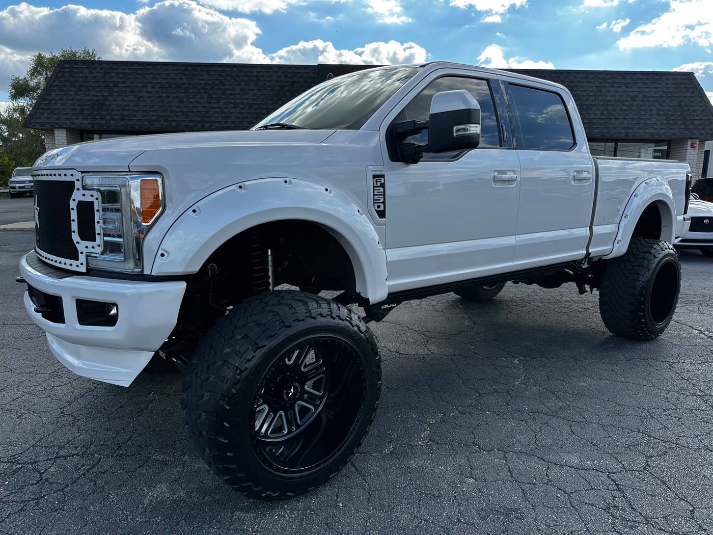 2019 Ford Super Duty F-250 Platinum — Pickup Truck — 34,627 mi — Plainfield, IL