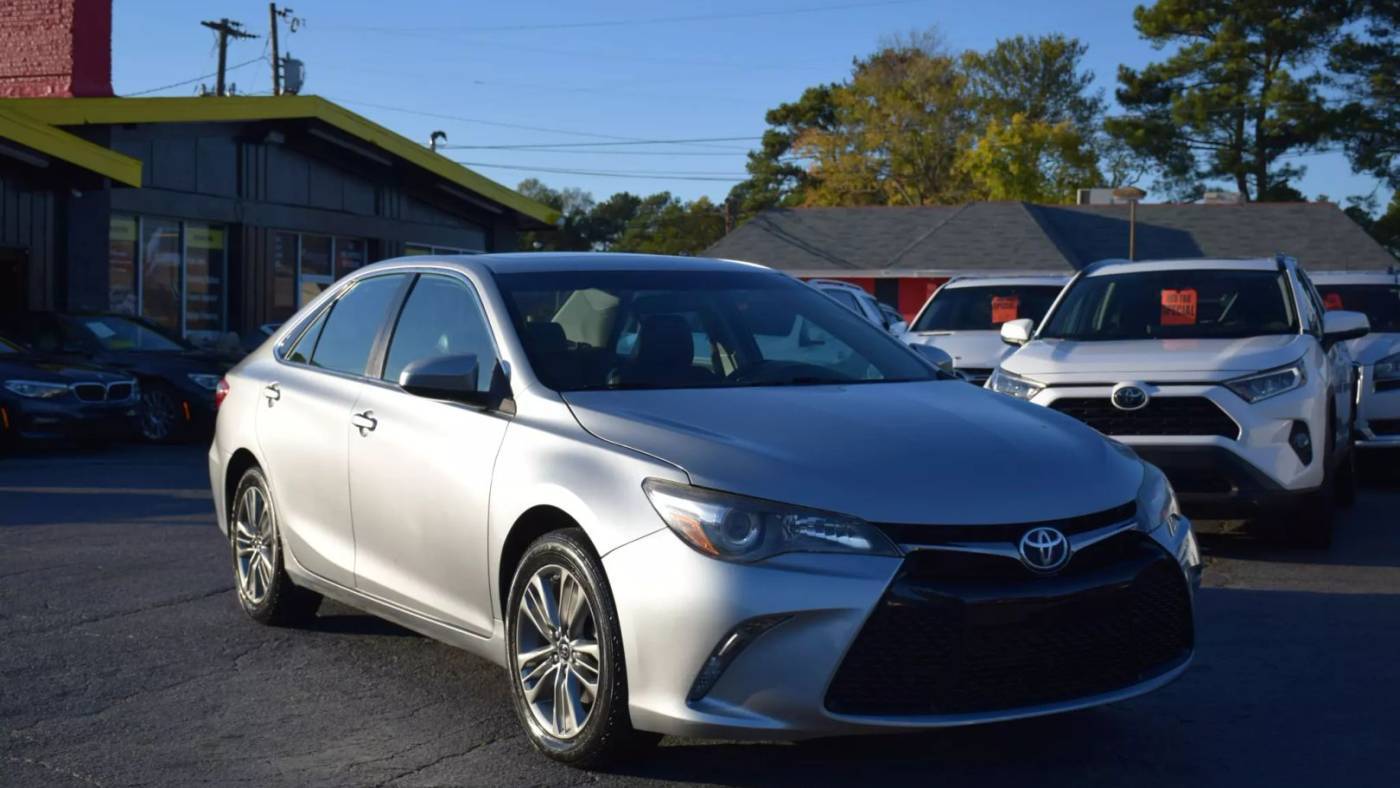 2017 Toyota Camry SE — Sedan — 99,804 mi — Marietta, GA