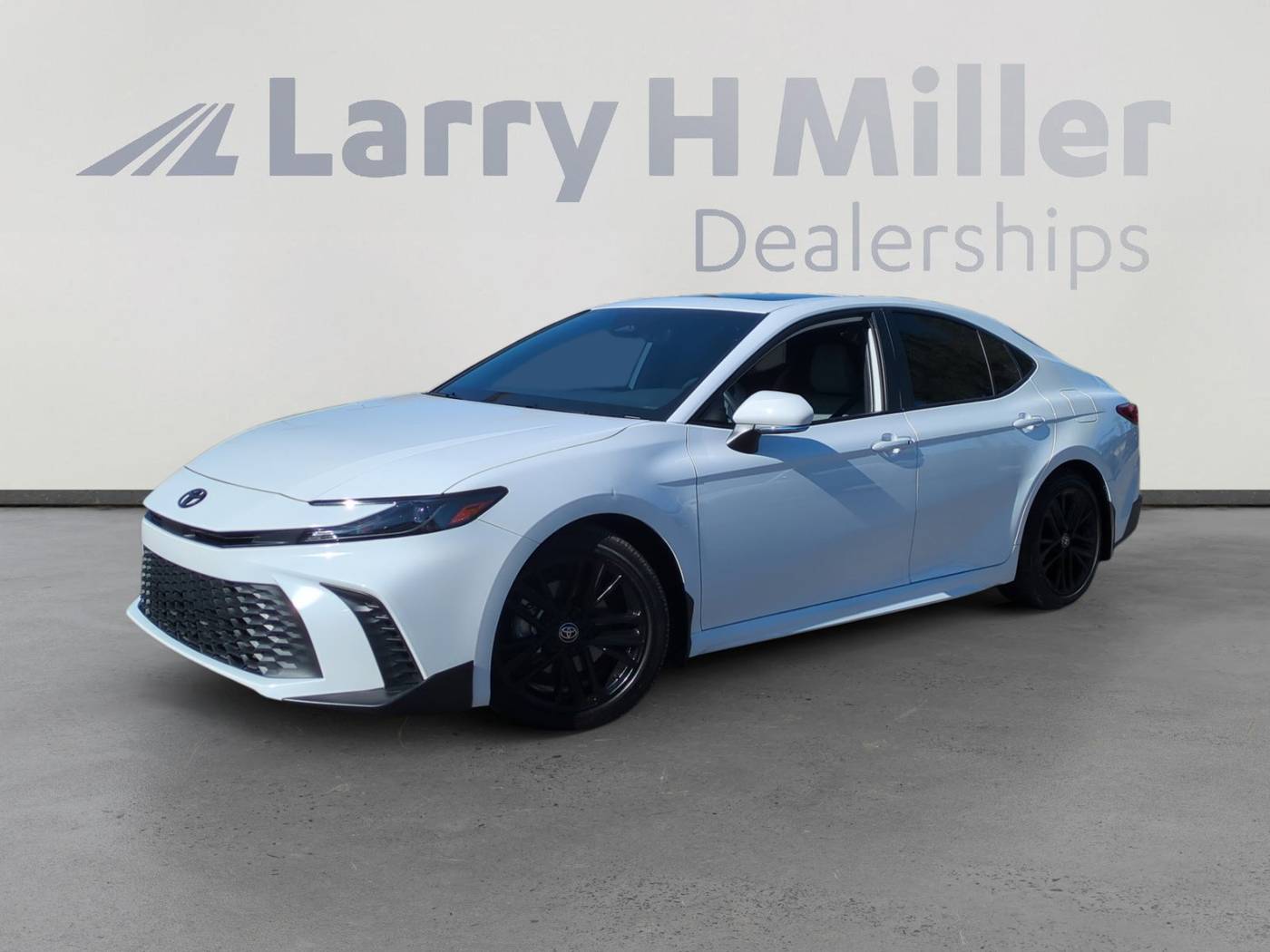 2025 Toyota Camry Hybrid SE — Sedan — 8,346 mi — Avondale, AZ