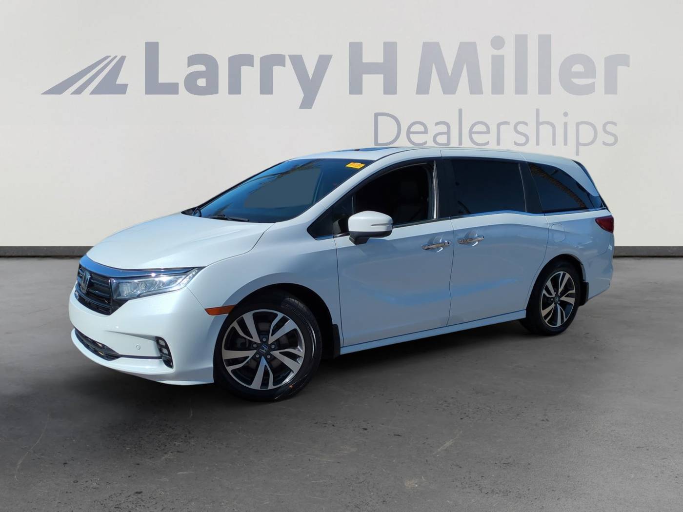 2022 Honda Odyssey Touring — Minivan — 76,112 mi — Avondale, AZ