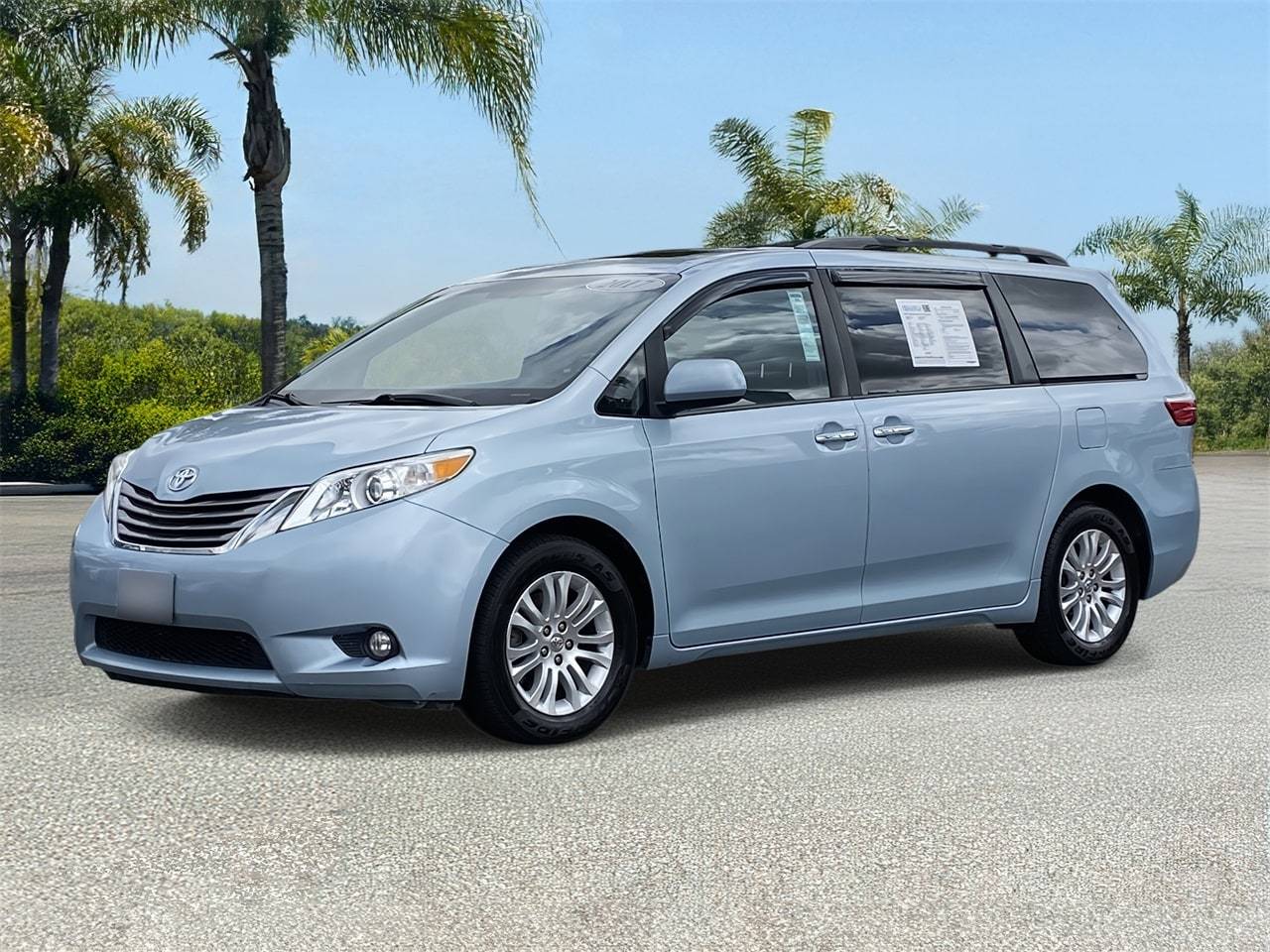 2017 Toyota Sienna XLE — Minivan — 118,729 mi — Cerritos, CA