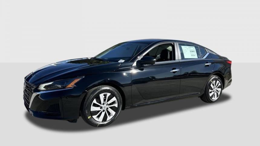 2025 Nissan Altima S — Sedan — 18,576 mi — Cerritos, CA