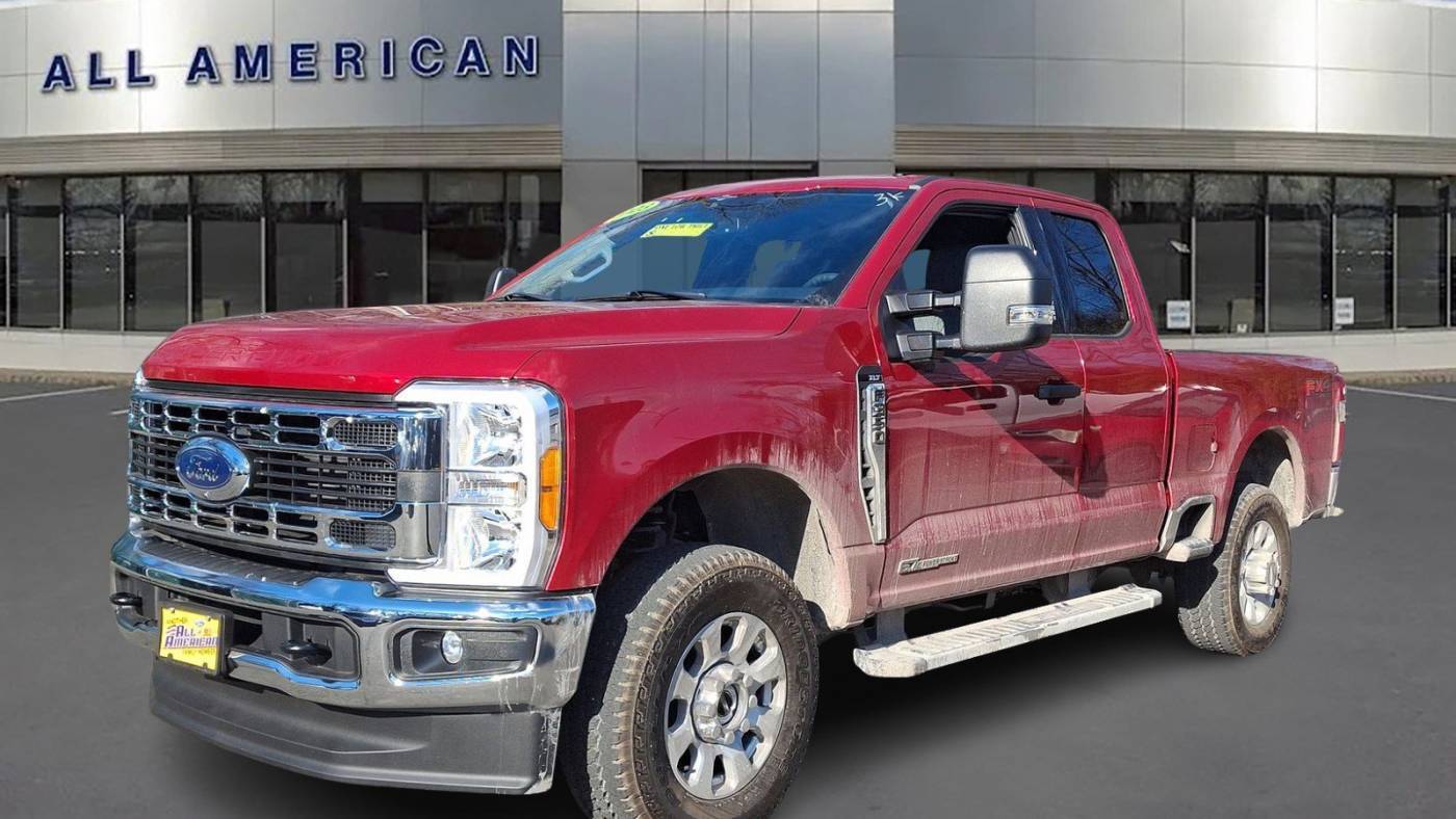 2023 Ford Super Duty F-350 XLT — Pickup Truck — 3,403 mi — Paramus, NJ