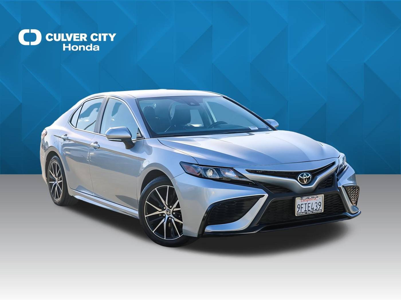2023 Toyota Camry SE — Sedan — 32,316 mi — Culver City, CA