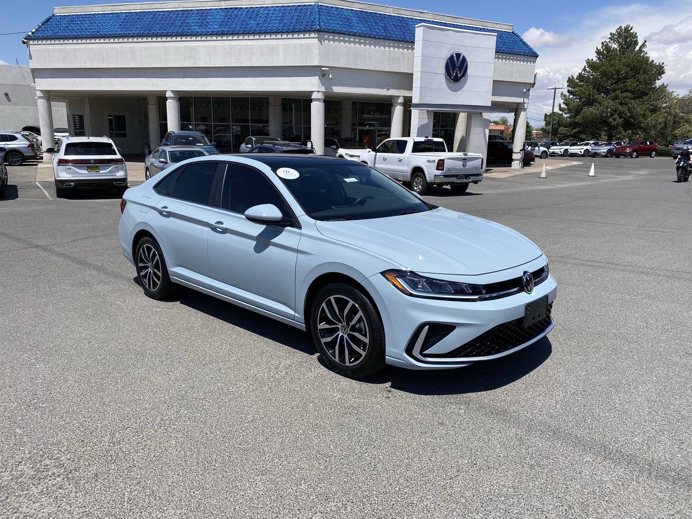 2025 Volkswagen Jetta SE — Sedan — 307 mi — Albuquerque, NM