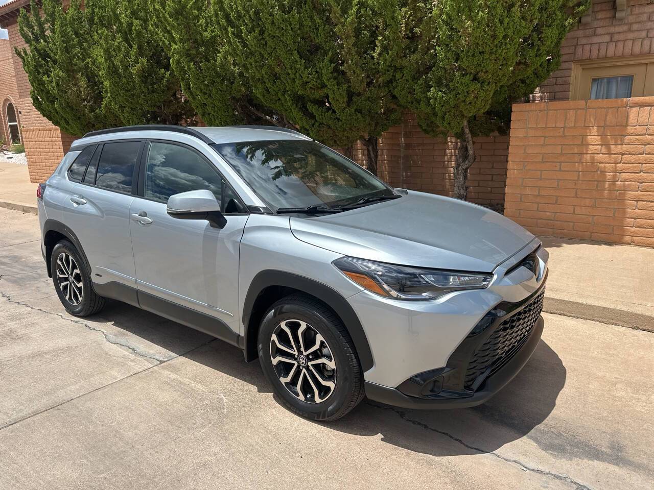 2023 Toyota Corolla Cross Hybrid SE — SUV — 25,732 mi — Sierra Vista, AZ