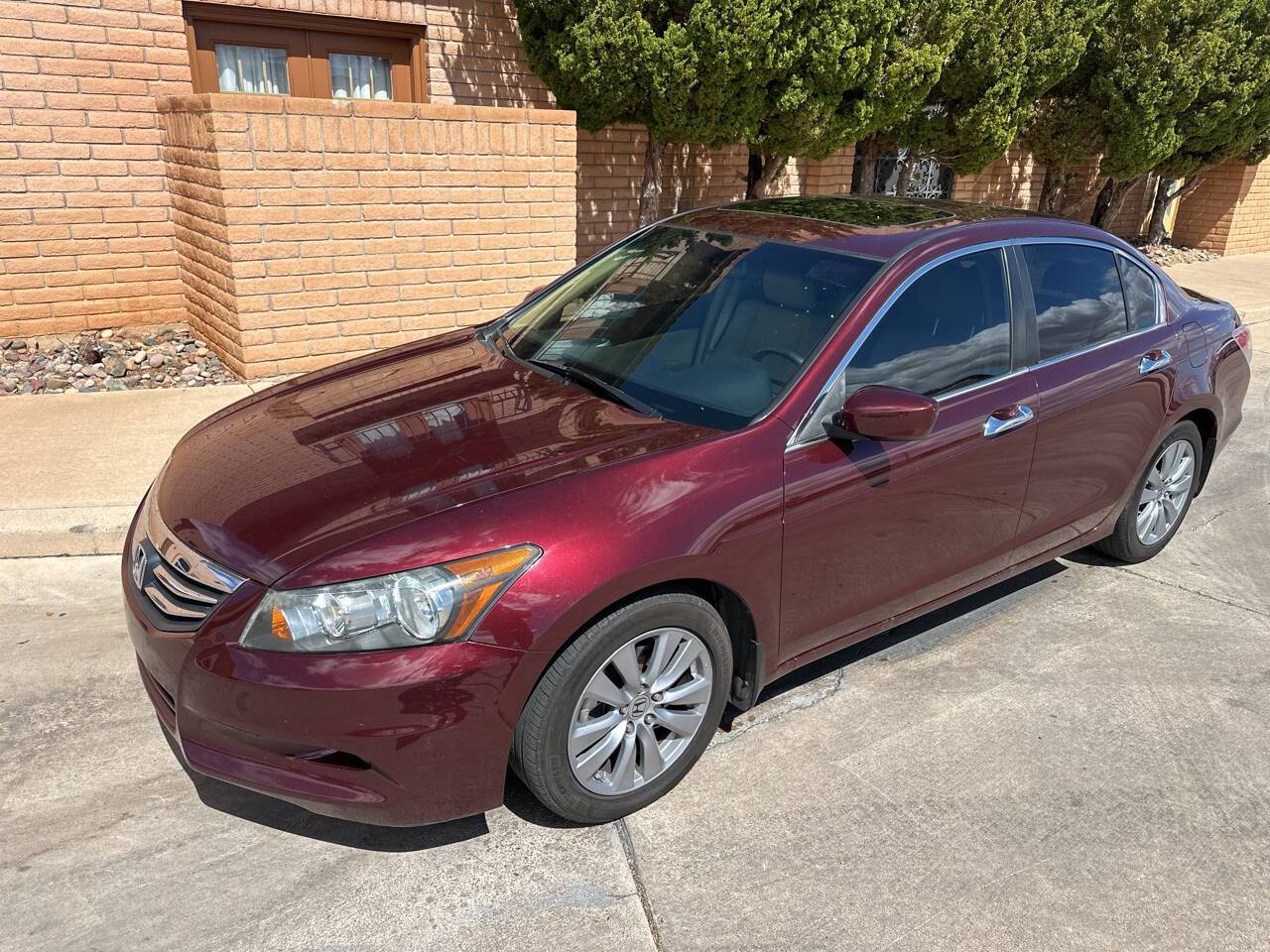 2011 Honda Accord EX-L V6 — Sedan — 118,280 mi — Sierra Vista, AZ