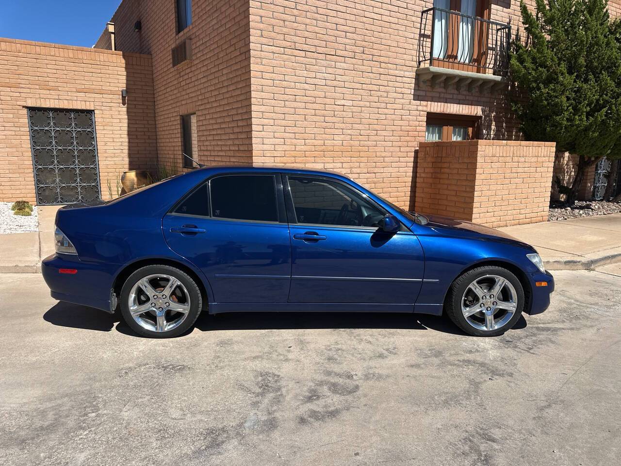 2001 Lexus IS IS 300 — Sedan — 110,300 mi — Sierra Vista, AZ