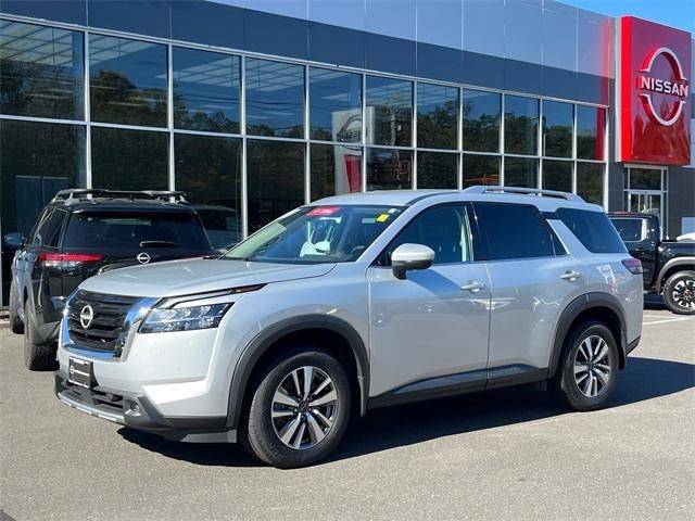 2022 Nissan Pathfinder SL — SUV — 25,947 mi — Shelton, CT