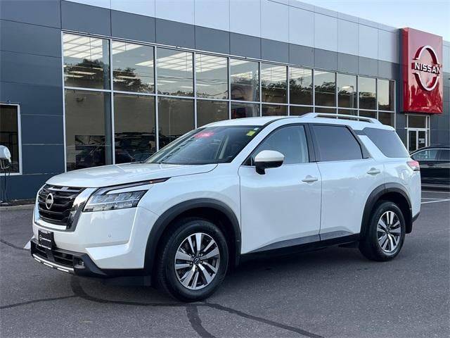 2022 Nissan Pathfinder SL — SUV — 35,628 mi — Shelton, CT