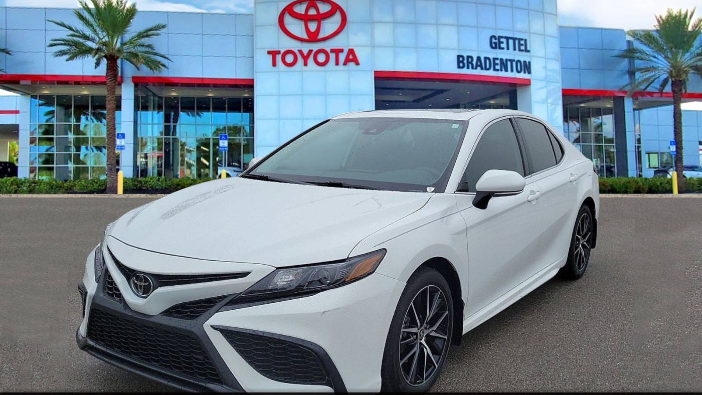2023 Toyota Camry SE — Sedan — 4,472 mi — Bradenton, FL