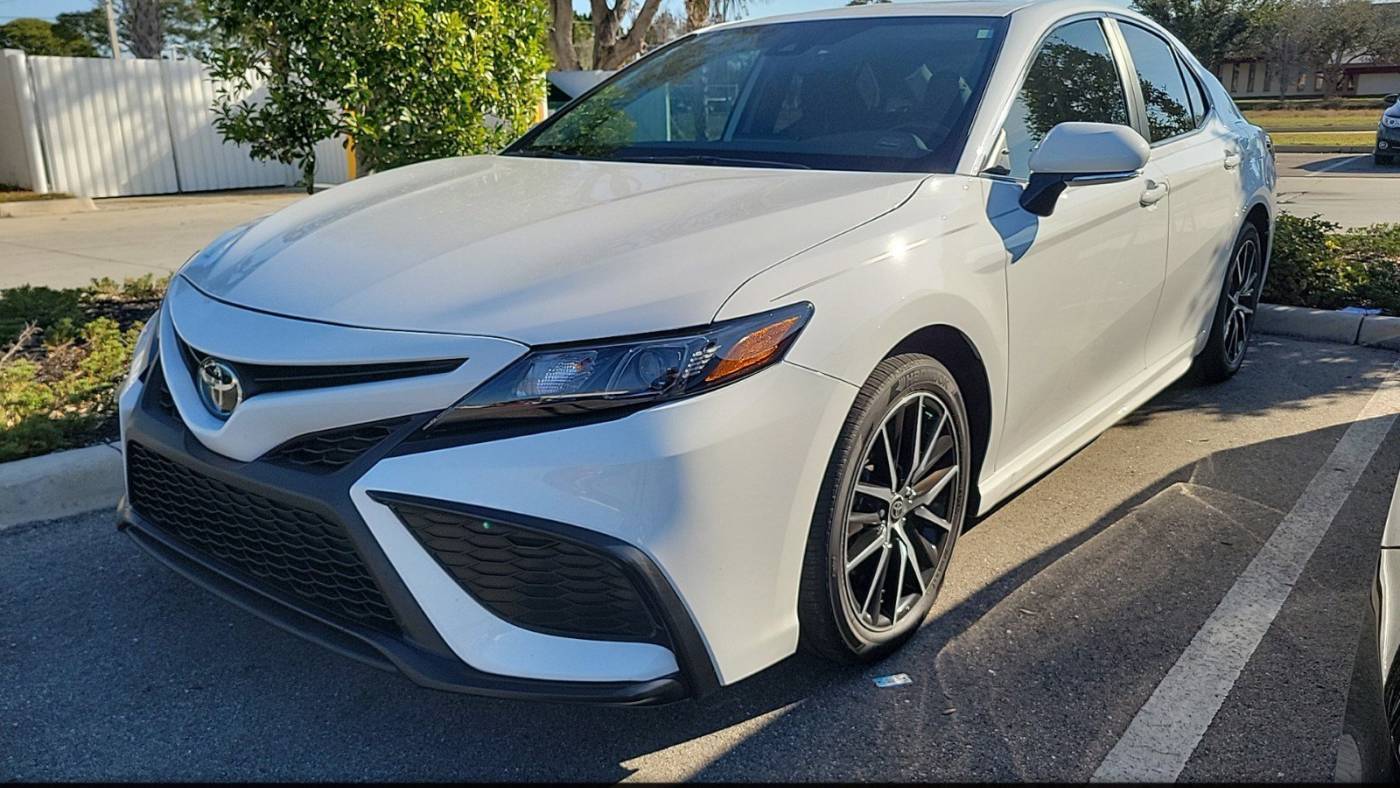 2024 Toyota Camry SE — Sedan — 15,564 mi — Bradenton, FL
