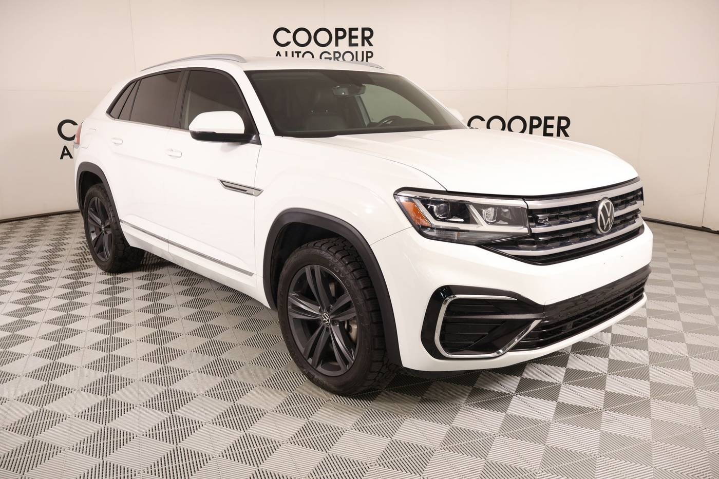 2021 Volkswagen Atlas Cross Sport SE with Technology R-Line