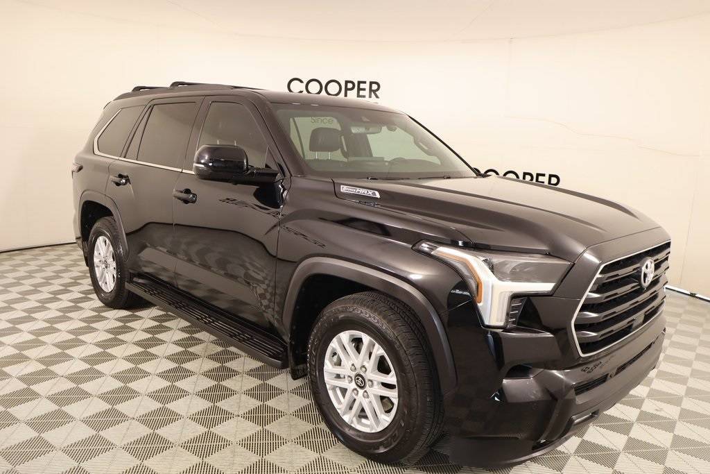 2025 Toyota Sequoia SR5 — SUV — 14,157 mi — Shawnee, OK
