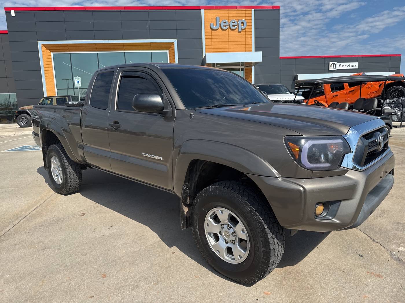 2015 Toyota Tacoma Base — Pickup Truck — 97,105 mi — Shawnee, OK