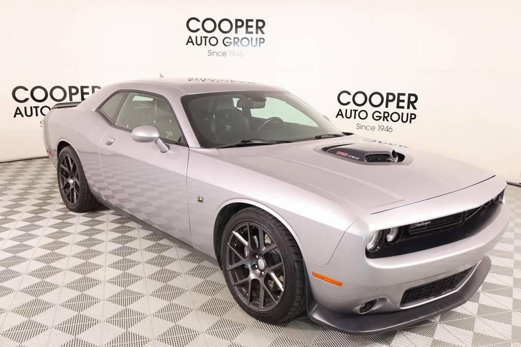 2016 Dodge Challenger 392 Hemi Scat Pack Shaker