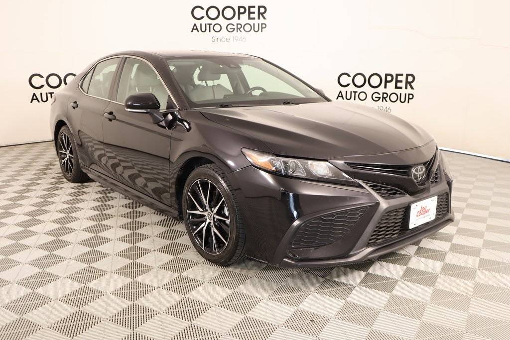 2022 Toyota Camry SE — Sedan — 52,067 mi — Shawnee, OK