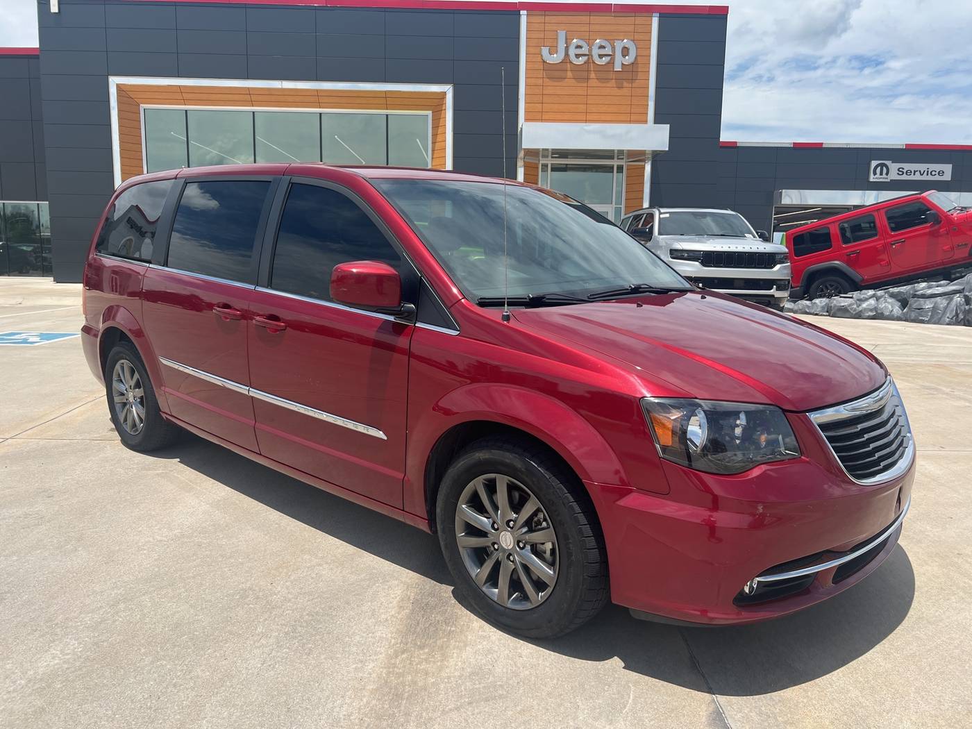 2016 Chrysler Town & Country S — Minivan — 188,227 mi — Shawnee, OK