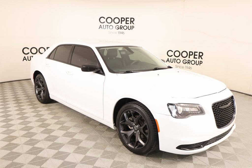 2023 Chrysler 300 Touring — Sedan — 12,230 mi — Shawnee, OK