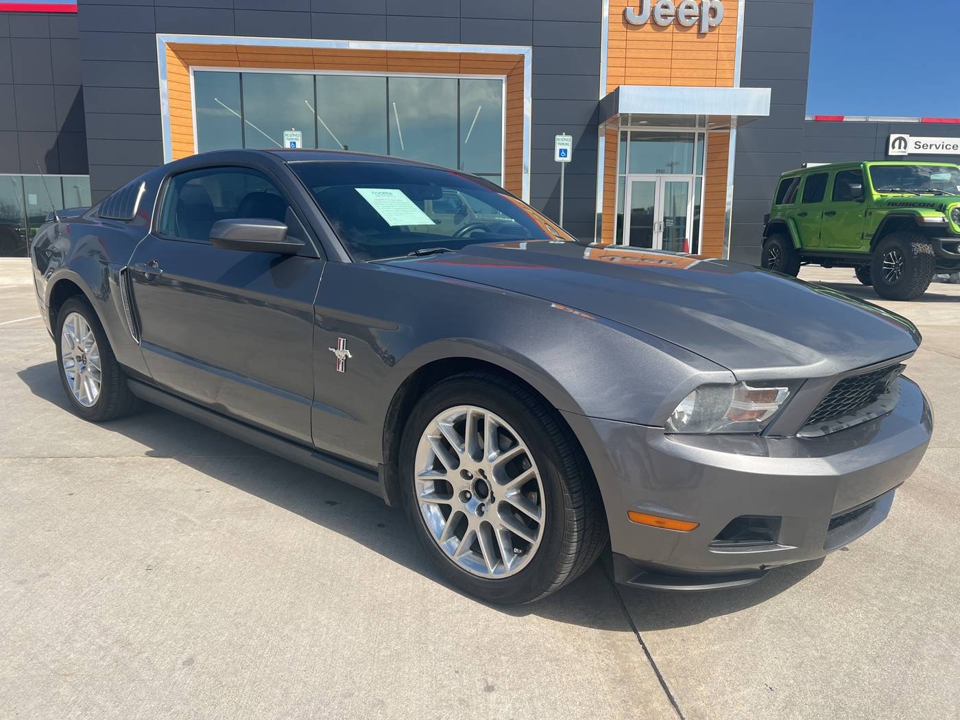 2012 Ford Mustang V6 Premium — Coupe — 156,115 mi — Shawnee, OK
