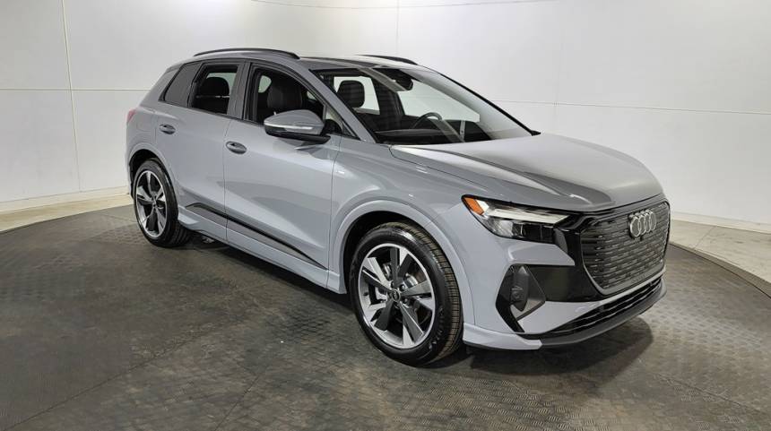 2024 Audi Q4 e-tron Premium — SUV — 4,297 mi — Jersey City, NJ